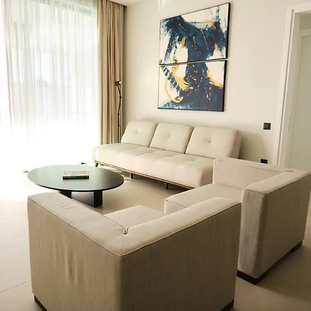 Ashta Nordic Vila
